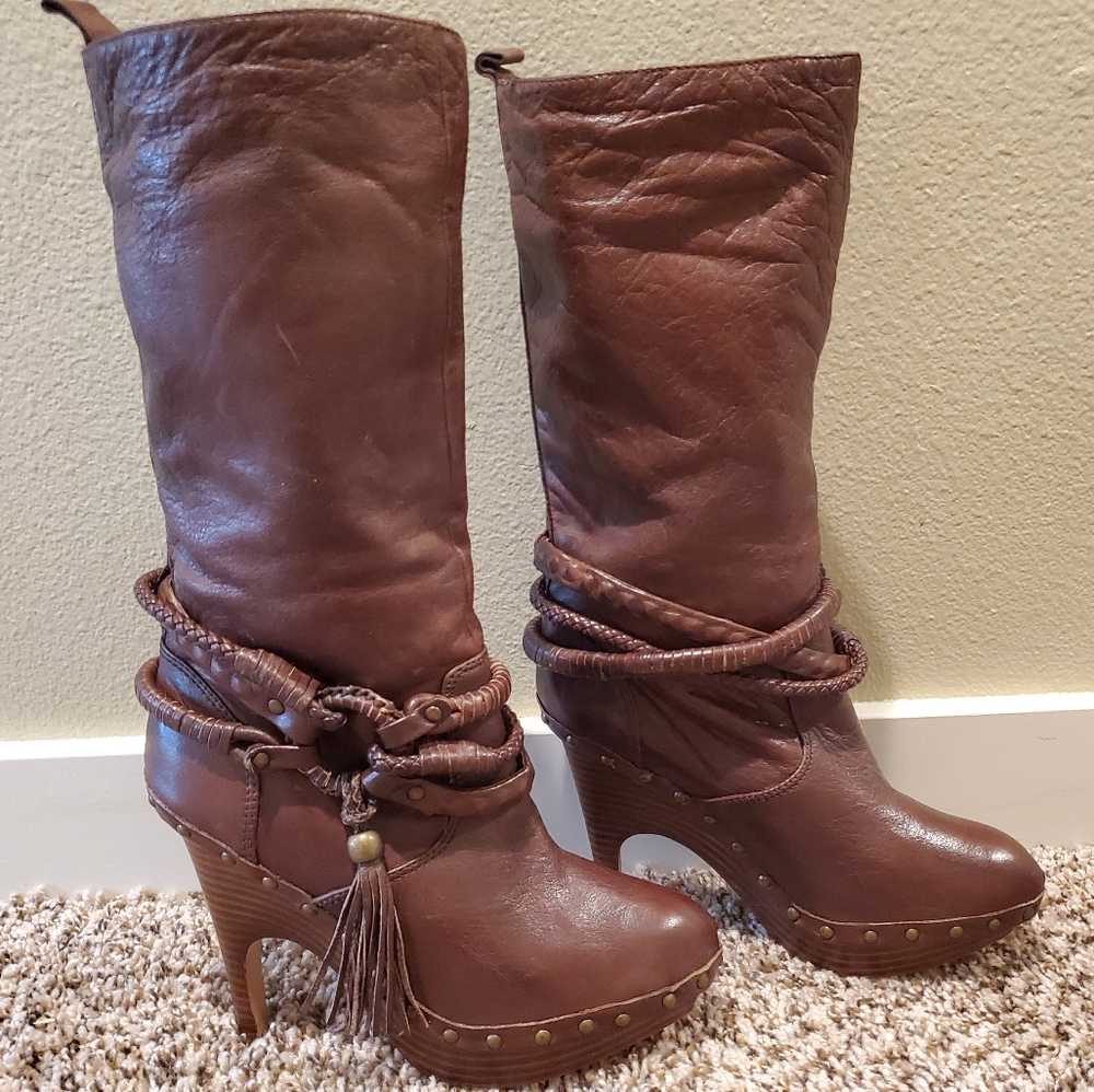Dolce Vita pull on leather boots size 6